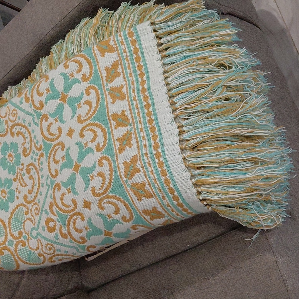 Elegant Floral Patterned Two Side Blanket